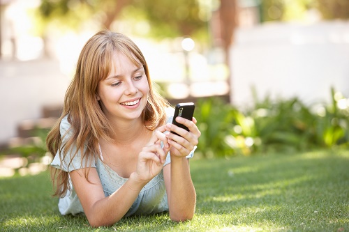 Mua thẻ điện thoại online giúp bạn nạp mã thẻ cào tiện lợi hơn
